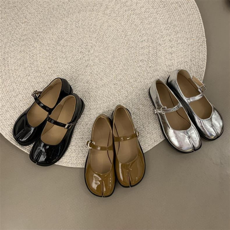 Retro Square Toe Mary Jane Pumps